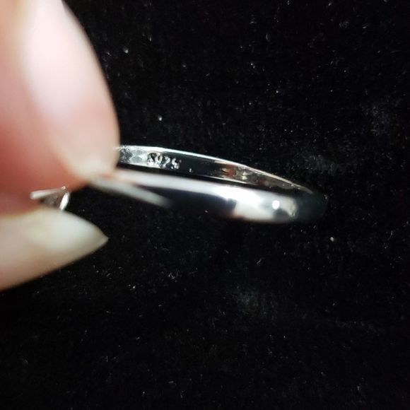 Star Shaped White Sapphire .925 Silver Ring - Picture 4 of 4